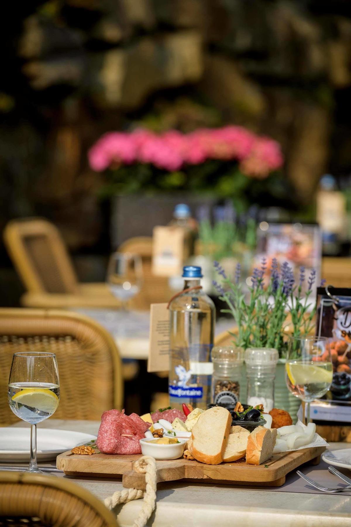 Campanile Hotel & Restaurant Леэварден Экстерьер фото